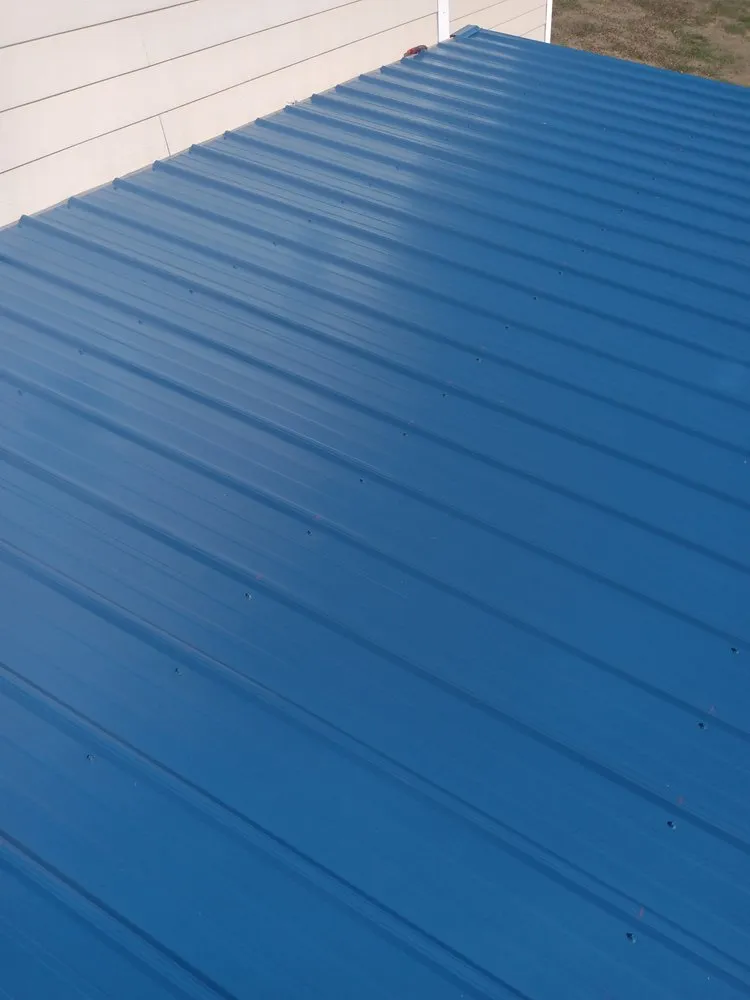 Slide of Cáceres Roofing