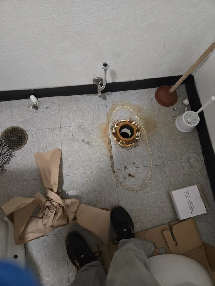 Slide of C&D Renovations and Automotive