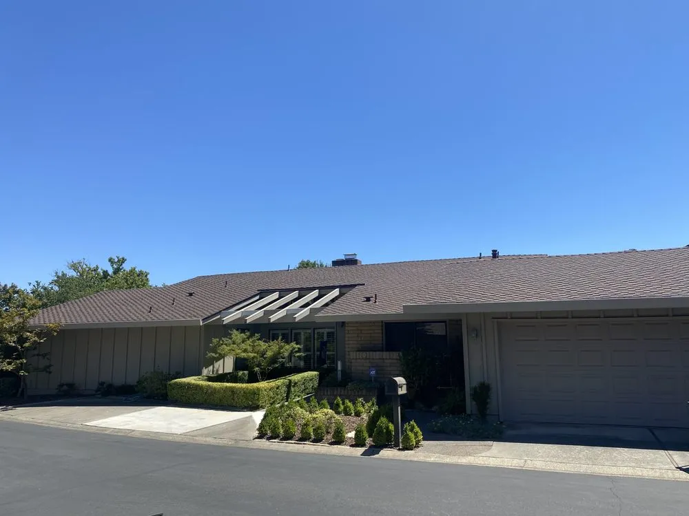 Slide of C&D Roofing