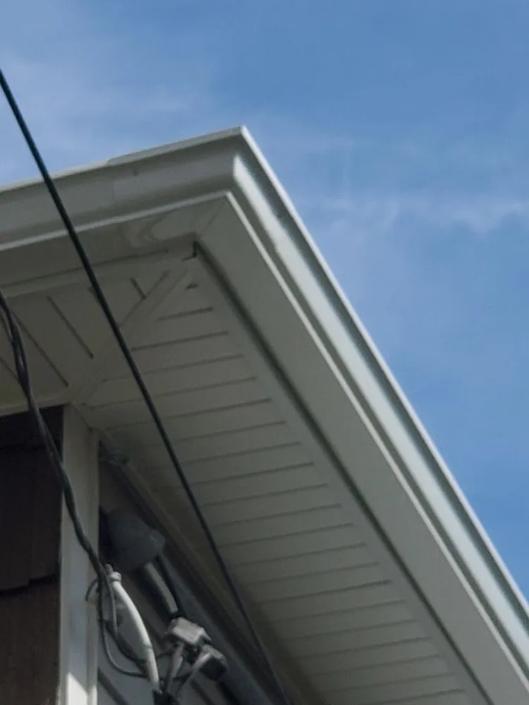 Slide of Central Islip Gutter Clean and Repair