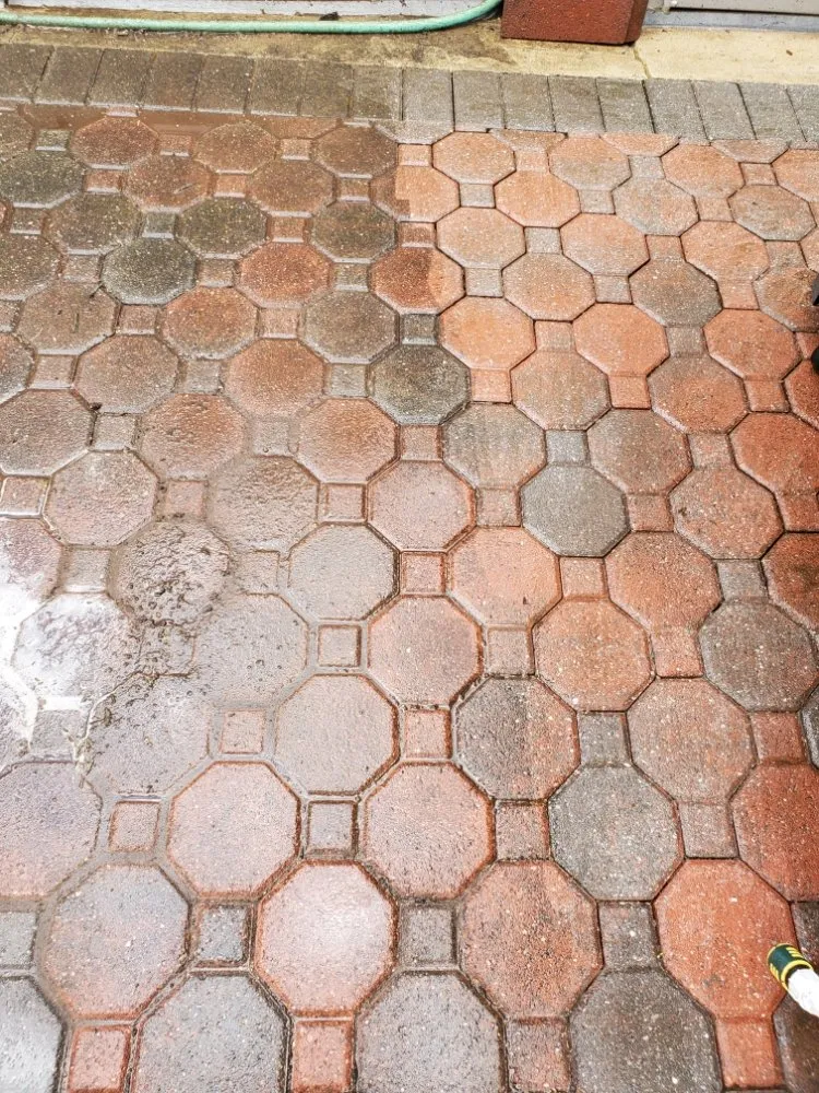 Slide of Central Islip Gutter Clean and Repair