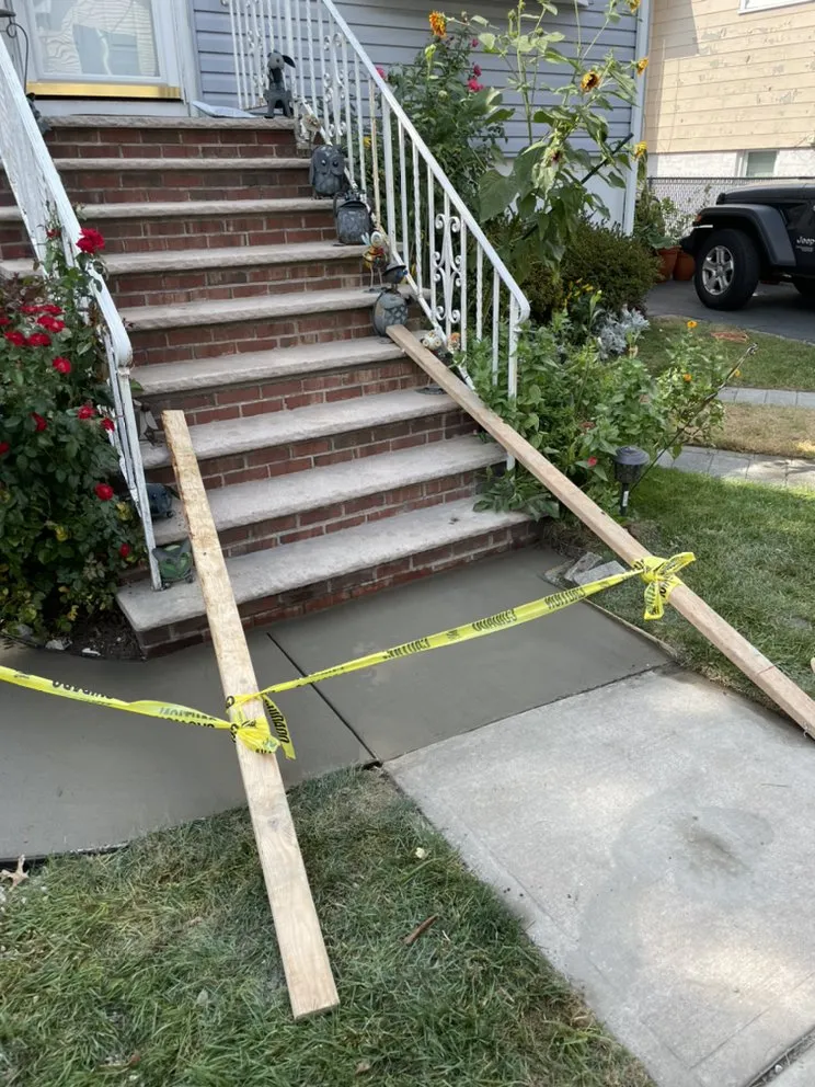 Slide of Cenzo Construction