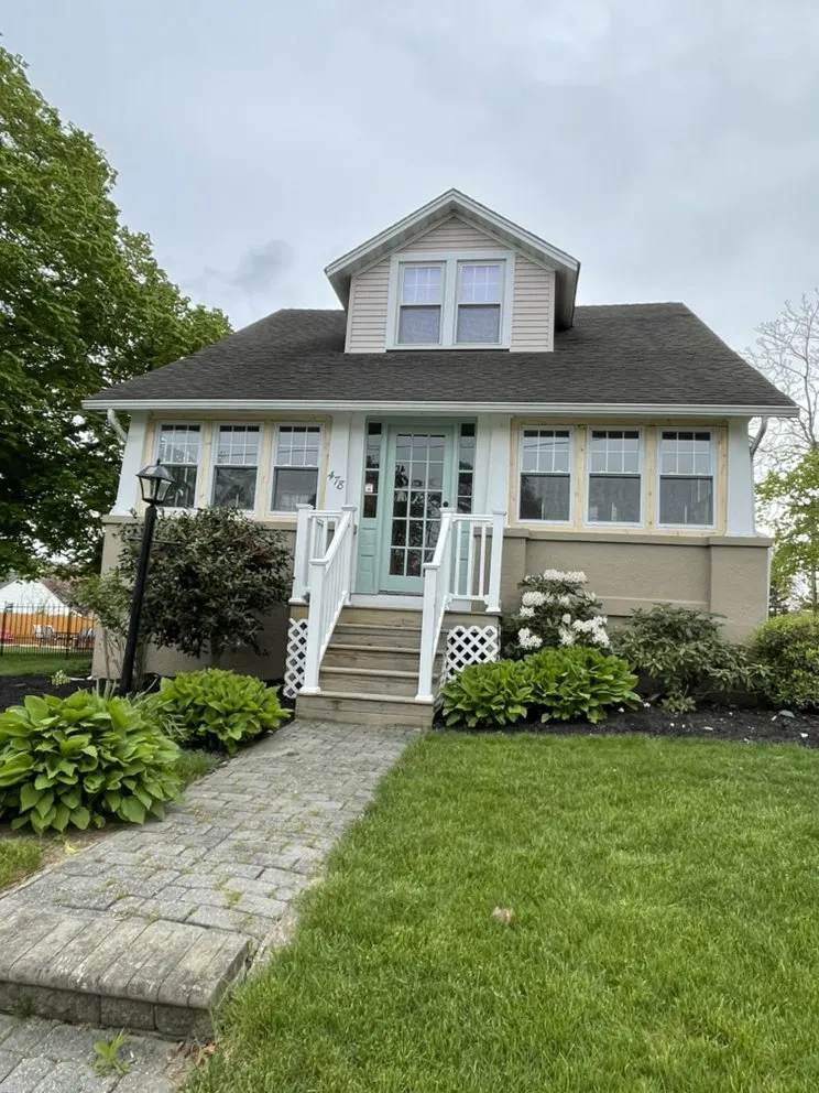 Slide of Cenzo Construction