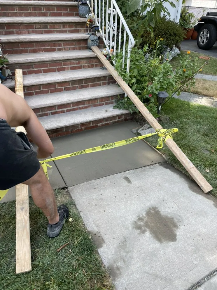 Slide of Cenzo Construction