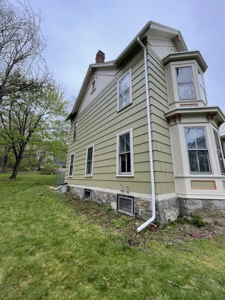 Slide of Cenzo Construction