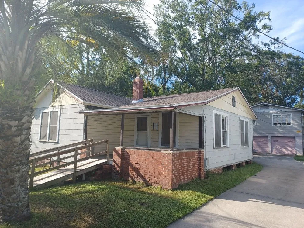 Slide of Charlie's Roofing & Waterproofing