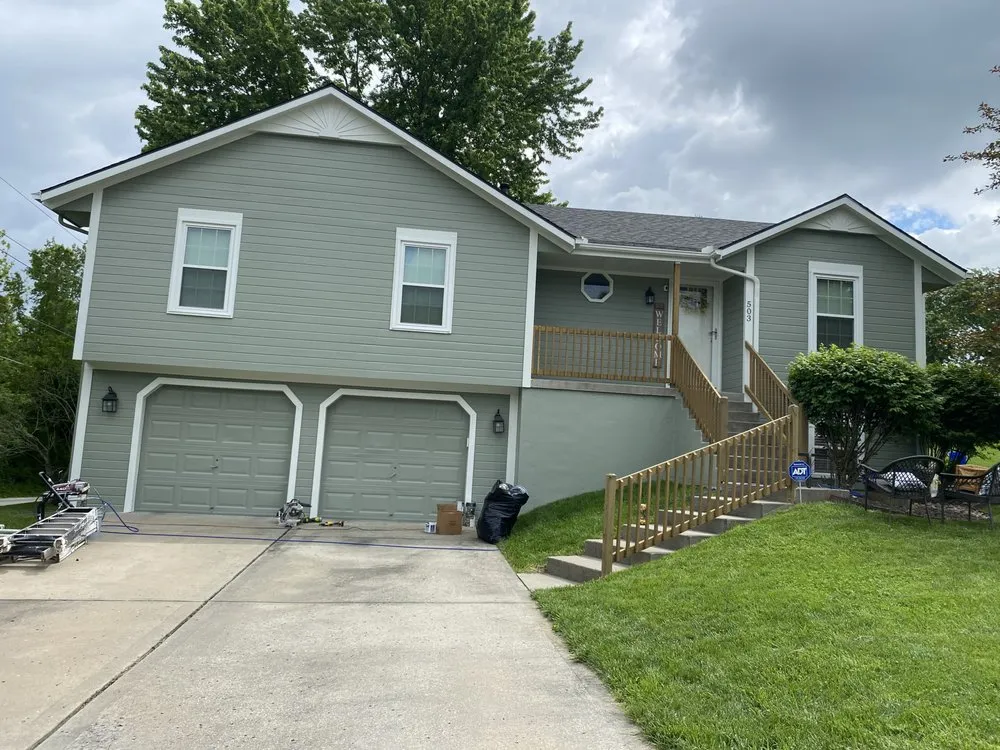 Slide of CHE General Construction