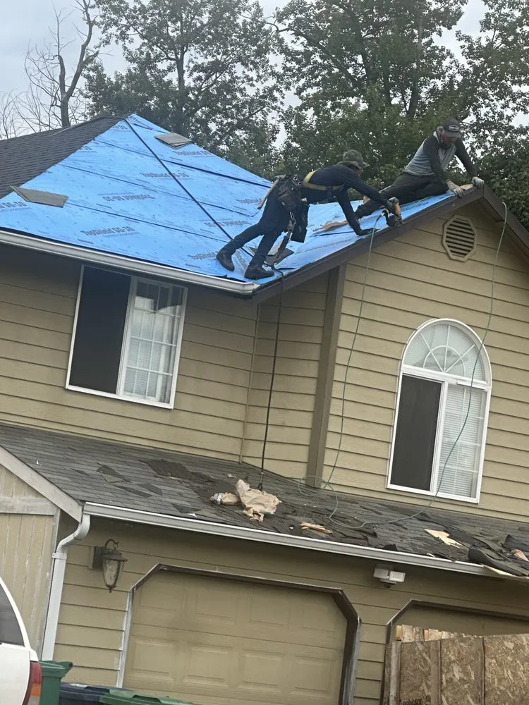 Slide of Chepe’s Roofing