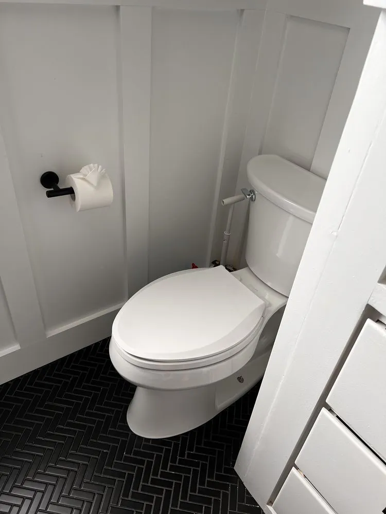 Slide of Chic Cleaning Services