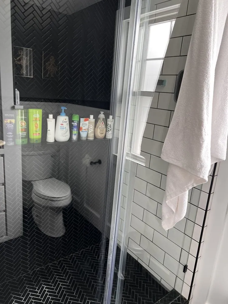 Slide of Chic Cleaning Services