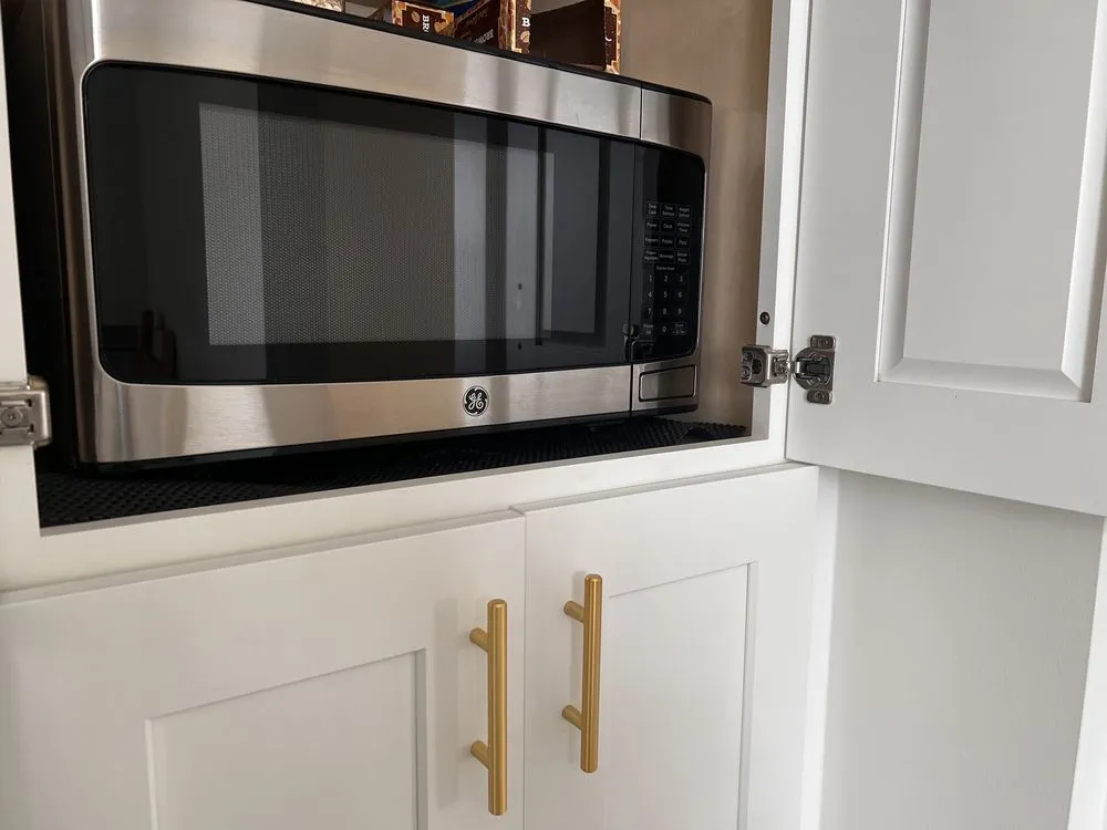 Slide of Chic Cleaning Services