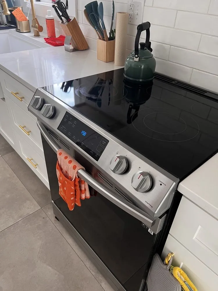 Slide of Chic Cleaning Services