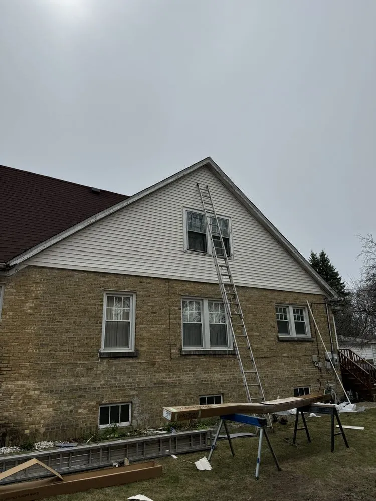 Slide of Chicago Local Roofer