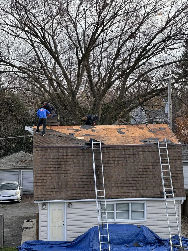 Slide of Chicago Local Roofer