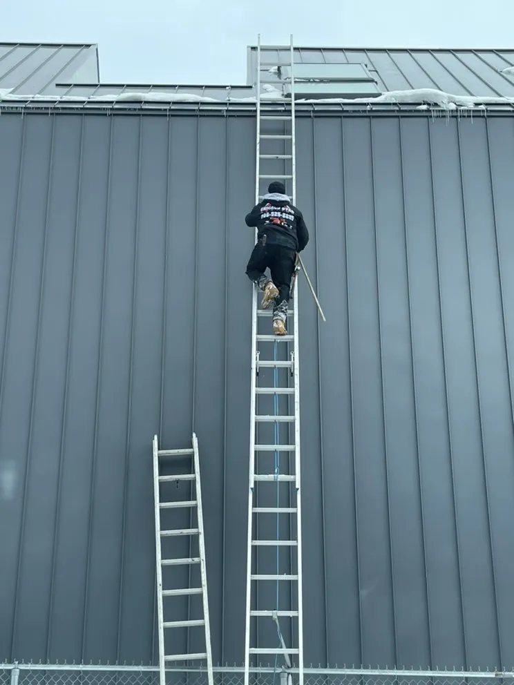 Slide of Chicago Star Roofing
