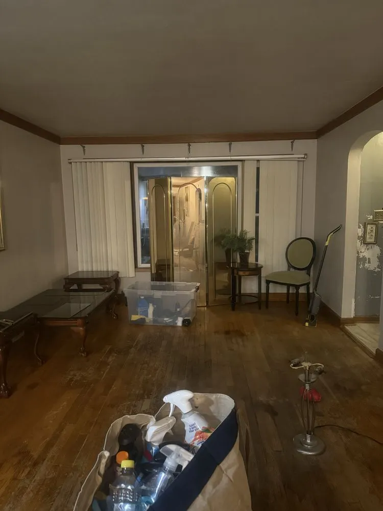 Slide of Chicago TidyFixers