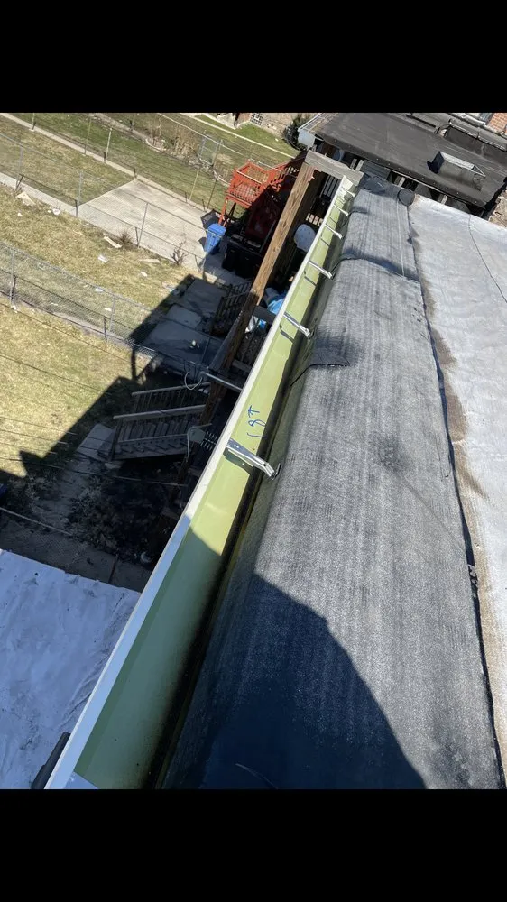 Slide of Chicago’s Advantage Roofing