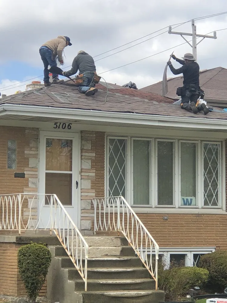 Slide of Chicago’s Advantage Roofing