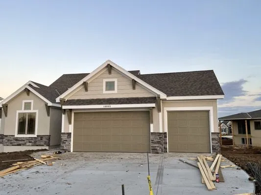 Chico's Painting Logo