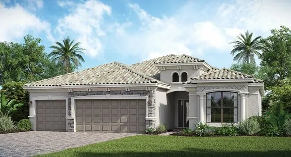 Chief's Remodeling Company Logo