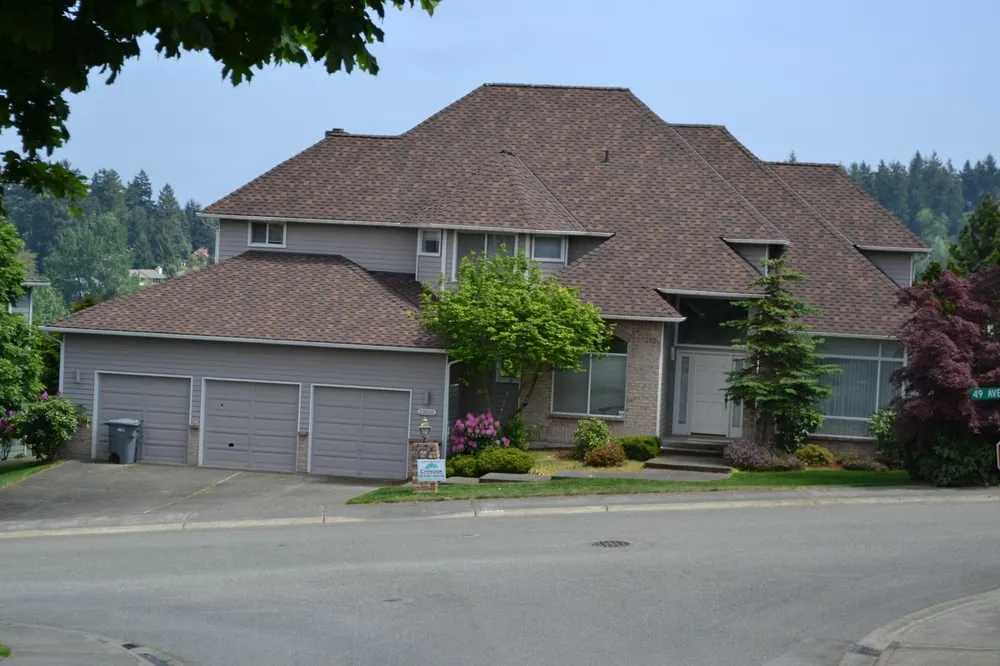 Slide of Chinook Roofing & Gutters