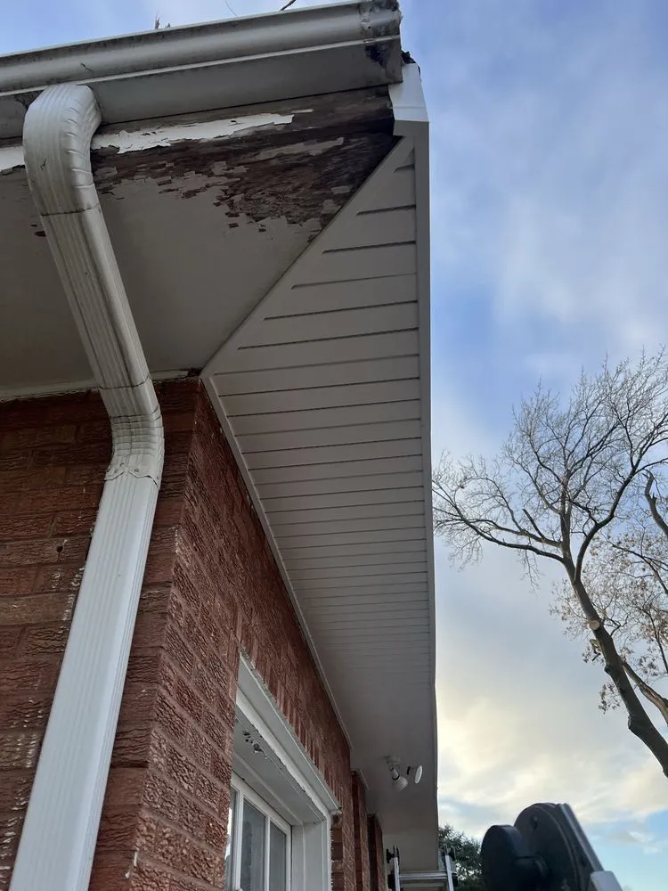 Slide of Chiwas Roofing & Construction