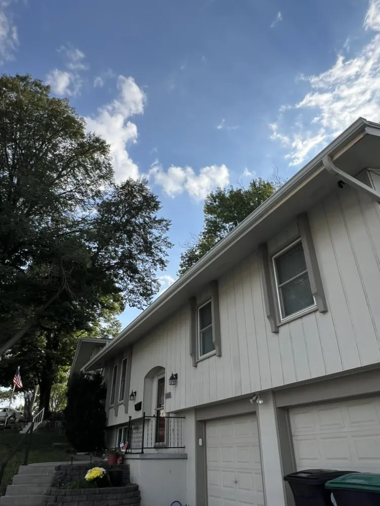 Slide of Chiwas Roofing & Construction