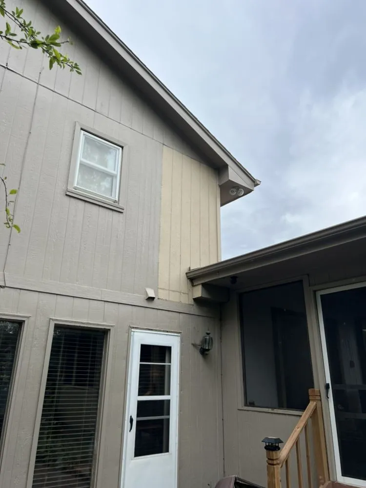 Slide of Chiwas Roofing & Construction