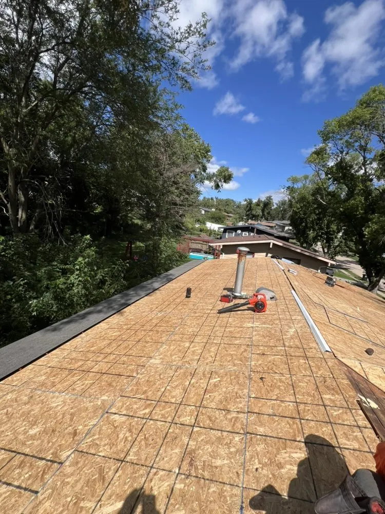 Slide of Chiwas Roofing & Construction