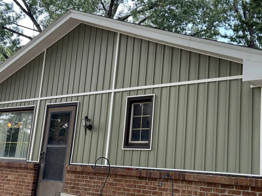 Slide of Chiwas Roofing & Construction