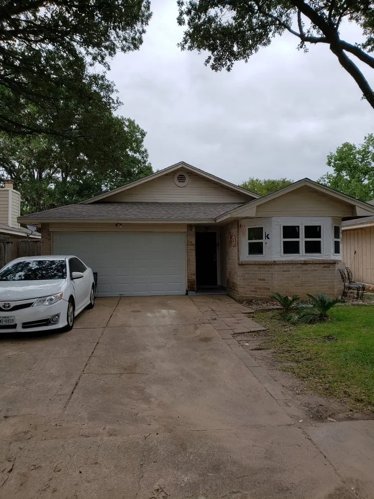 Top-rated flat roof repair near you in Northwest Plaza, MO by Choate’s Construction