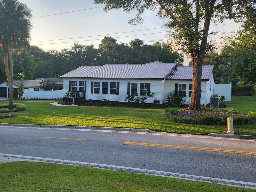 Slide of Chuchian Roofing and Construction