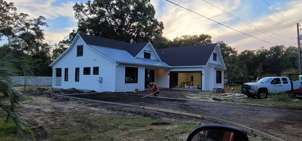 Slide of Chuchian Roofing and Construction