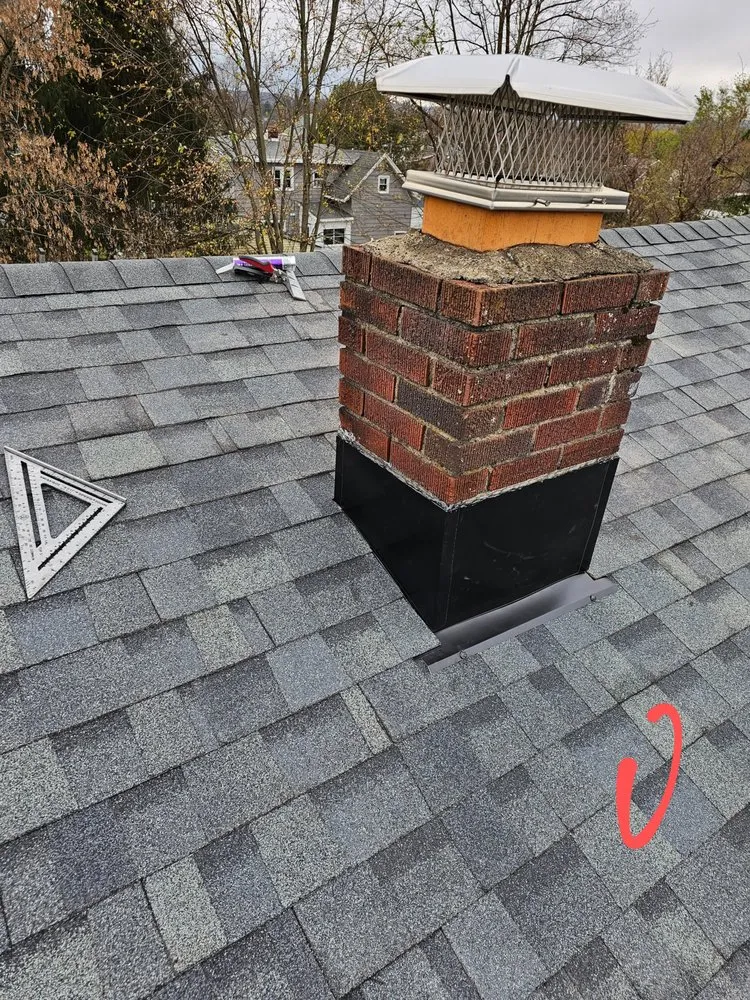 Slide of Chuqui Builders