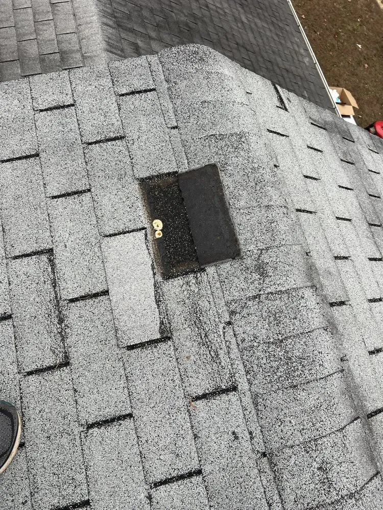 Slide of Chávez Roofing