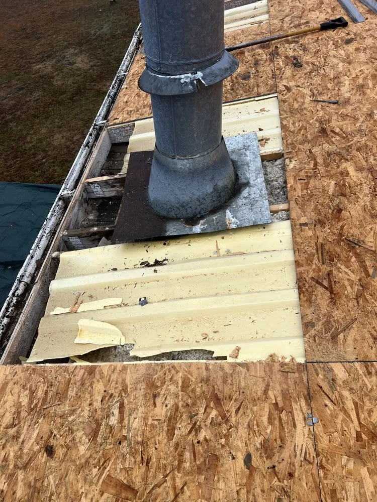 Slide of Chávez Roofing