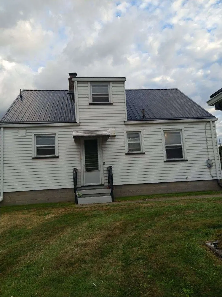 Licensed flat roof repair in Pine Township, PA by Circle E Construction