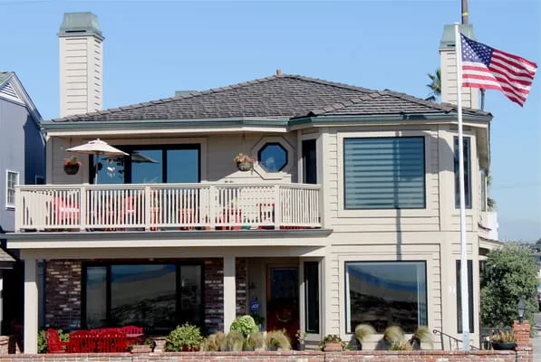 City Roofing and Maintenance Logo