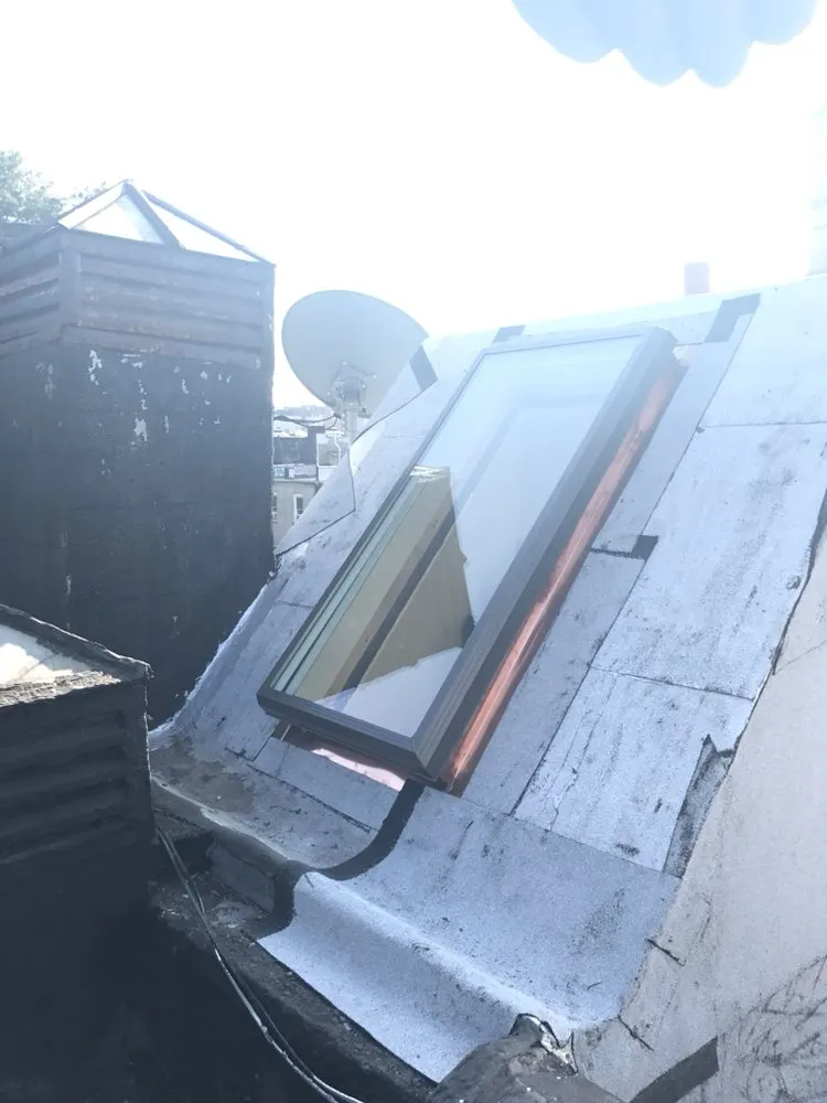Professional roof repair in Park, NY - City Suburb