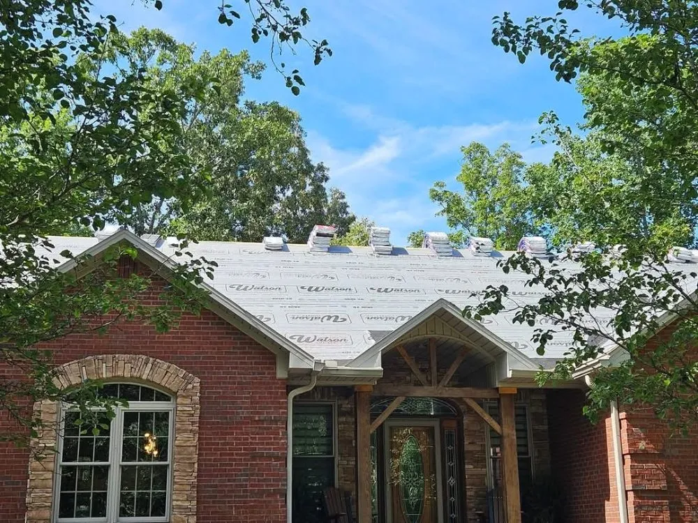Licensed roof replacement experts serving Hollow Rock, TN - CKC Construction