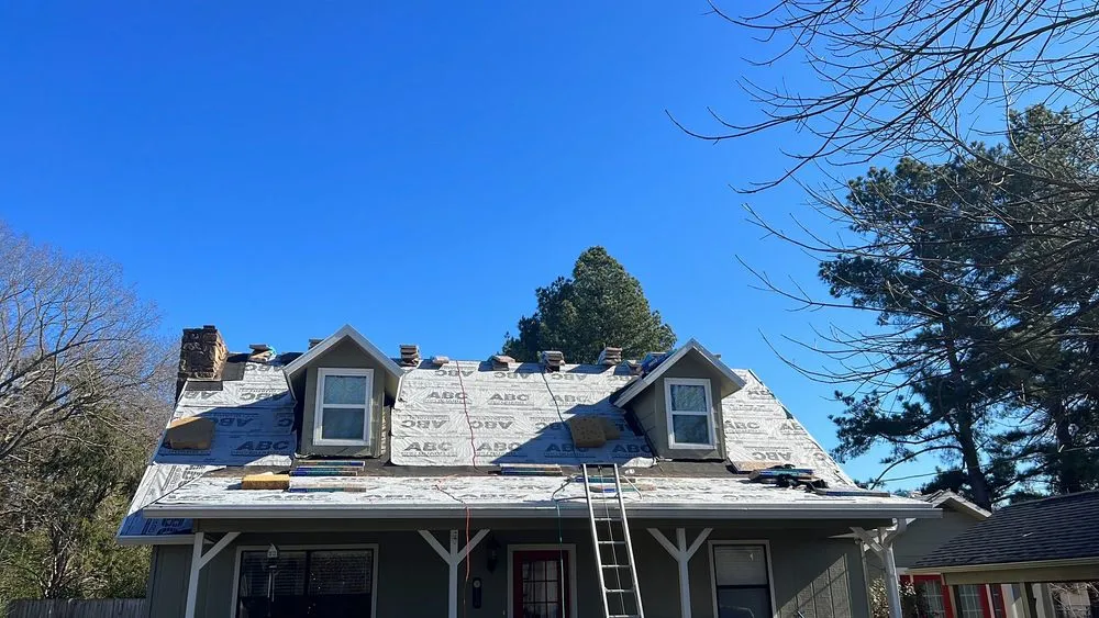 Slide of C&L Unión Roofing