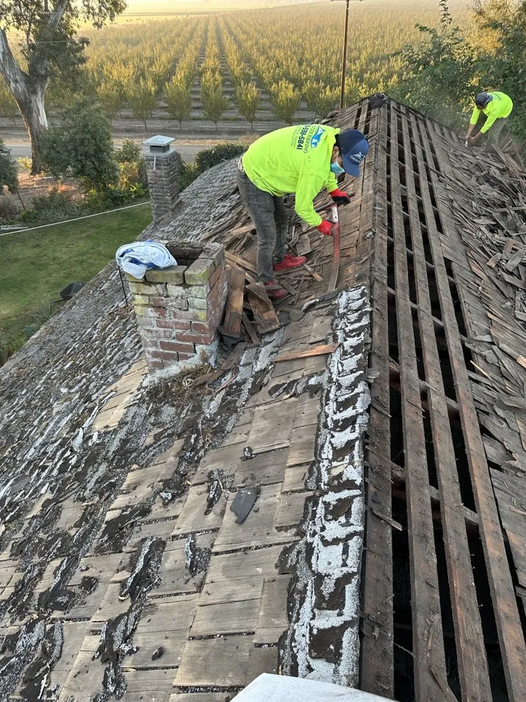 Slide of Claudex Roofing