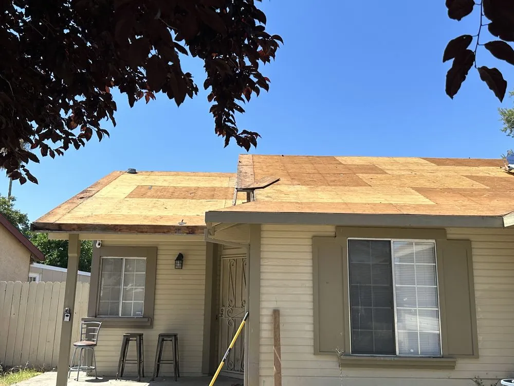 Slide of Claudex Roofing