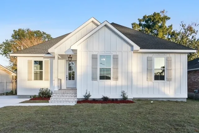 Slide of ClayKar Construction