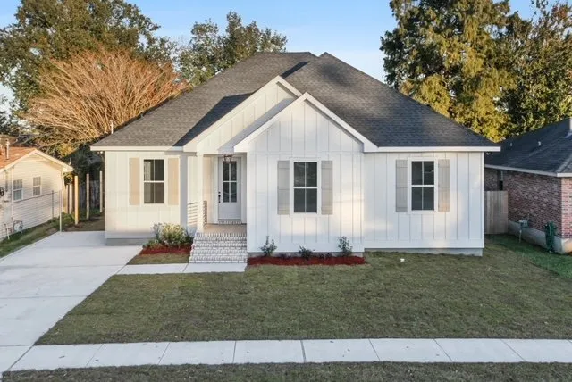 Slide of ClayKar Construction