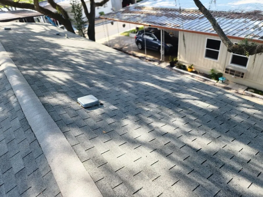 Licensed storm damage roof repair in St Petersburg, FL by Clean 2 Preserve