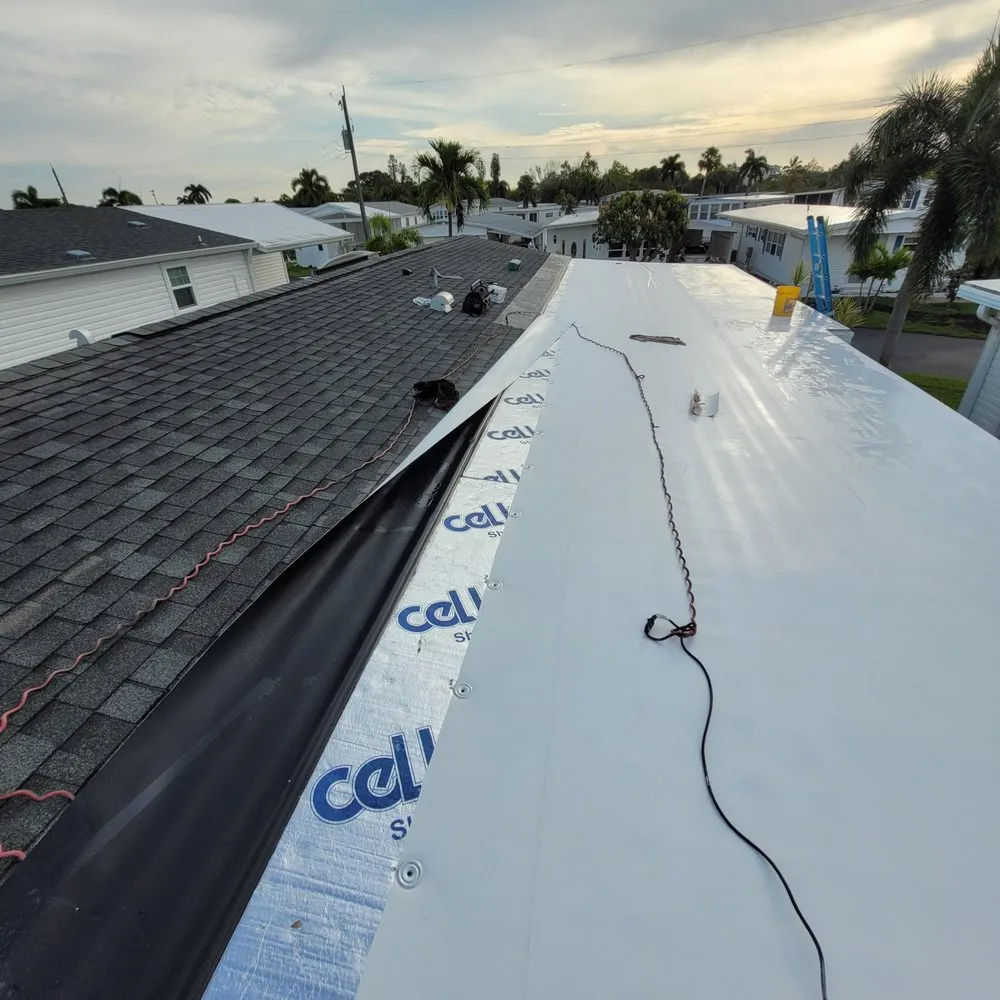 Emergency roof replacement experts serving St Petersburg, FL - Clean 2 Preserve