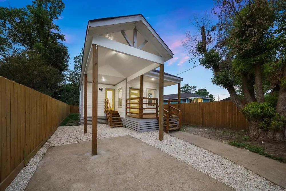 Slide of Clean Slate Construction & Roofing