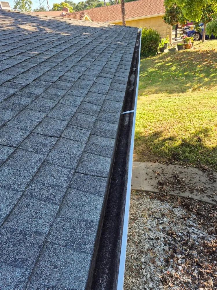 Local roof replacement with free inspection in Arden-Arcade, CA by Cleaning Gutters Service