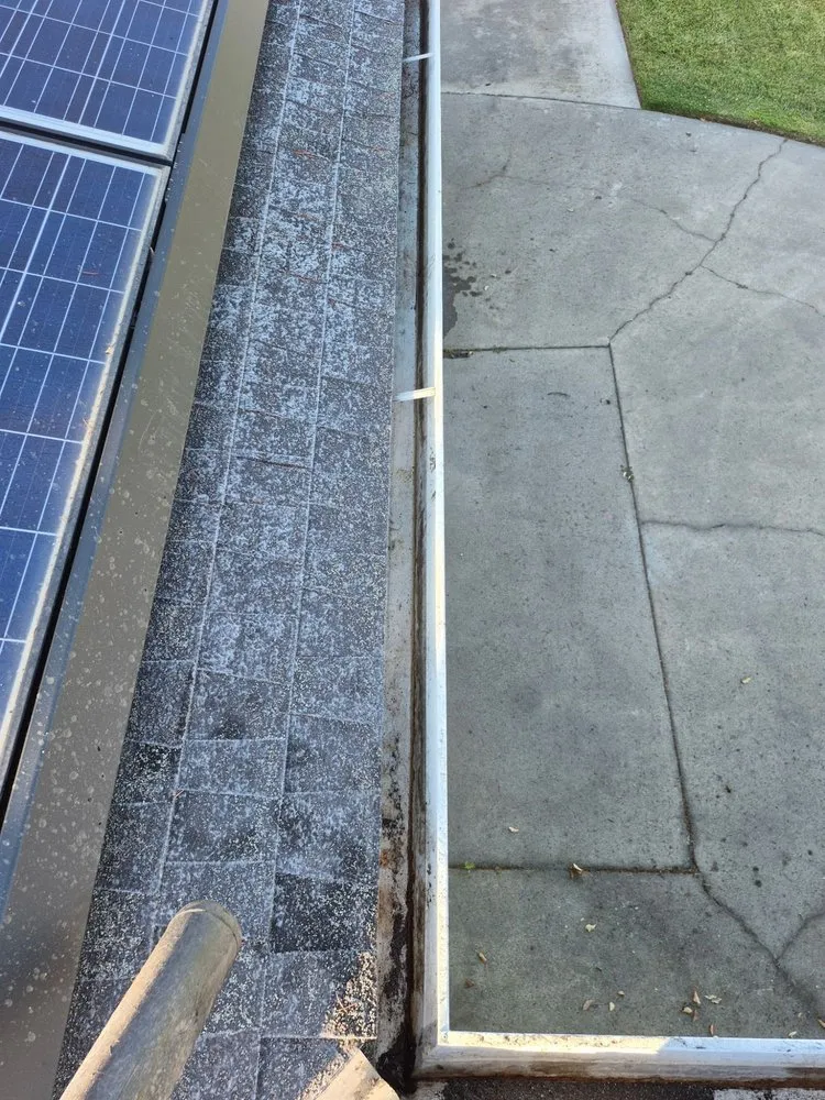 Licensed storm damage roof repair experts serving Arden-Arcade, CA - Cleaning Gutters Service